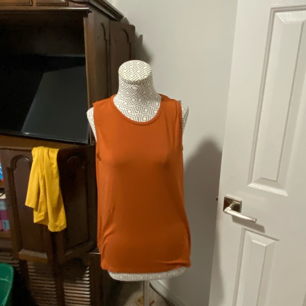 Orange muscle tank